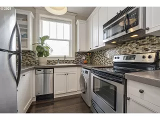 Photo #4: 21650473 Listing 