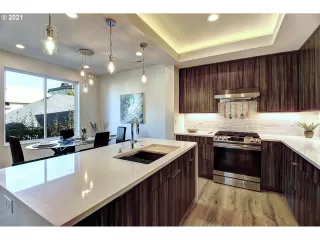 Photo #6: 21650870 Listing