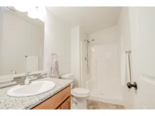 Photo #4: 21651264 Listing