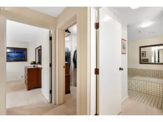 Photo #1: 21651292 Listing