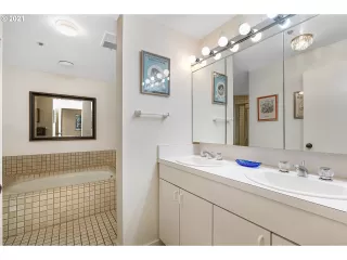 Photo #2: 21651292 Listing