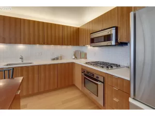 Photo #5: 21651702 Listing 