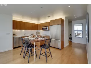 Photo #6: 21651702 Listing 