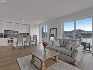 Photo #5: 21651931 Listing 