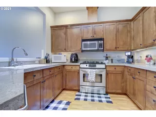 Photo #5: 21651986 Listing 