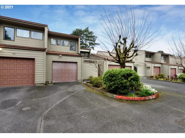 MLS: 21652758 Condo For Sale