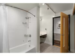 Photo #1: 21652772 Listing 