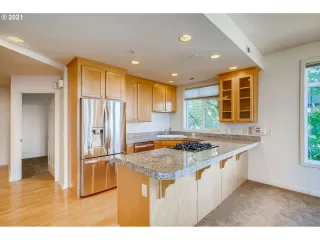 Photo #2: 21652775 Listing