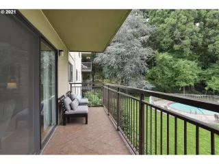 Photo #5: 21652818 Listing