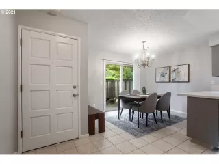 Photo #5: 21653044 Listing 