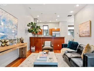 Photo #2: 21653265 Listing