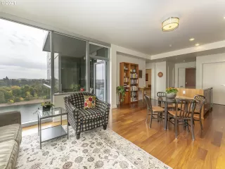 Photo #2: 21653328 Listing