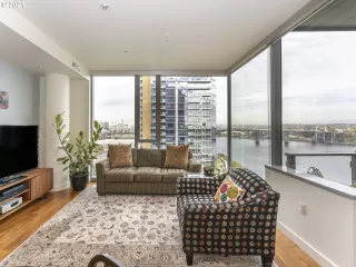 Photo #5: 21653328 Listing