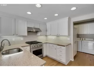 Photo #4: 21653712 Listing