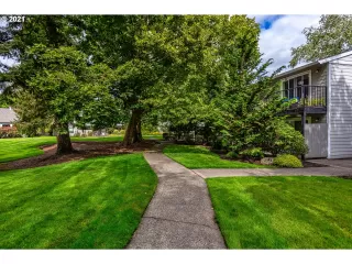 Photo #3: 21653769 Listing