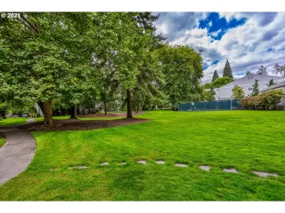 Photo #5: 21653769 Listing