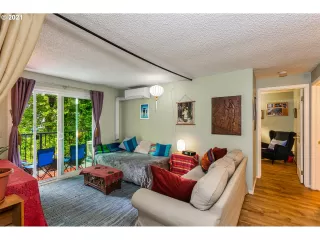 Photo #6: 21653769 Listing