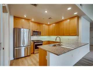 Photo #6: 21653805 Listing