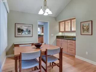 Photo #5: 21654638 Listing 