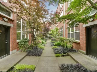 Photo #1: 21655607 Listing