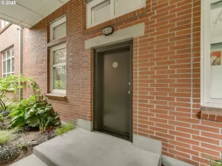 Photo #2: 21655607 Listing