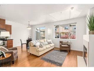 Photo #2: 21655807 Listing