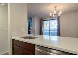 Photo #3: 21655845 Listing 