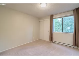 Photo #5: 21655845 Listing 