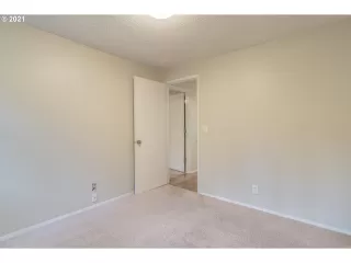 Photo #6: 21655845 Listing 