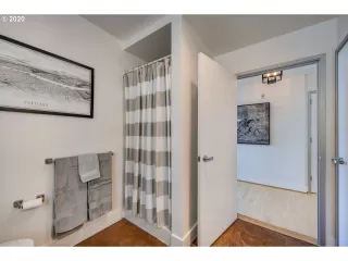 Photo #6: 21656221 Listing 