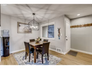 Photo #2: 21656538 Listing