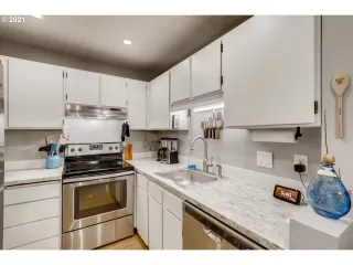 Photo #4: 21656538 Listing