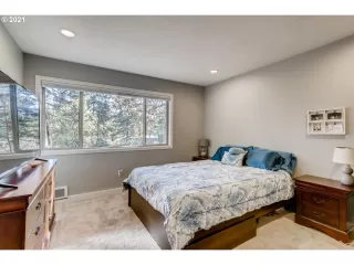 Photo #5: 21656538 Listing