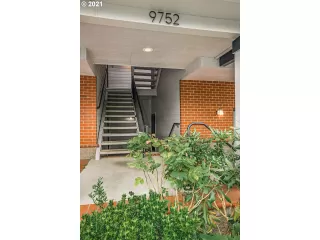 Photo #5: 21657063 Listing