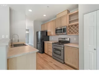 Photo #2: 21657373 Listing 