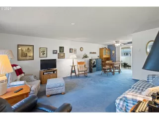 Photo #5: 21657535 Listing