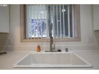 Photo #5: 21657614 Listing