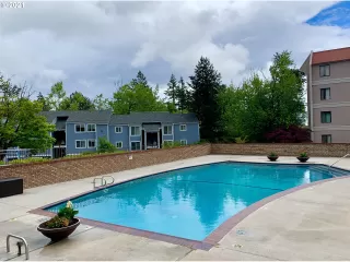 Photo #4: 21658007 Listing