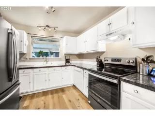 Photo #2: 21658063 Listing