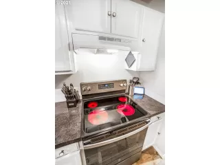 Photo #3: 21658063 Listing