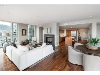 Photo #5: 21658654 Listing