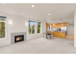 Photo #4: 21658658 Listing 