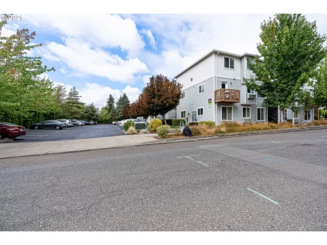 MLS: 21659498 Condo For Sale