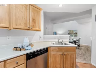 Photo #4: 21659677 Listing