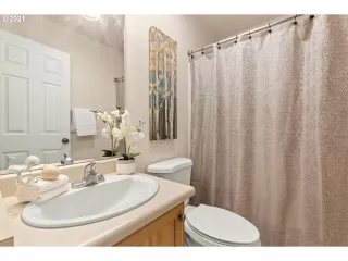 Photo #6: 21659677 Listing