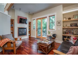 Photo #5: 21660008 Listing 