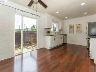 Photo #4: 21660180 Listing 