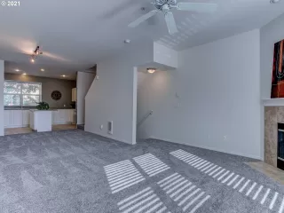 Photo #5: 21660362 Listing