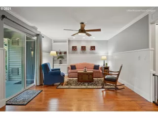 Photo #4: 21660984 Listing