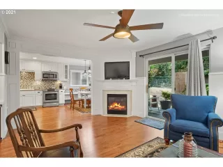 Photo #6: 21660984 Listing